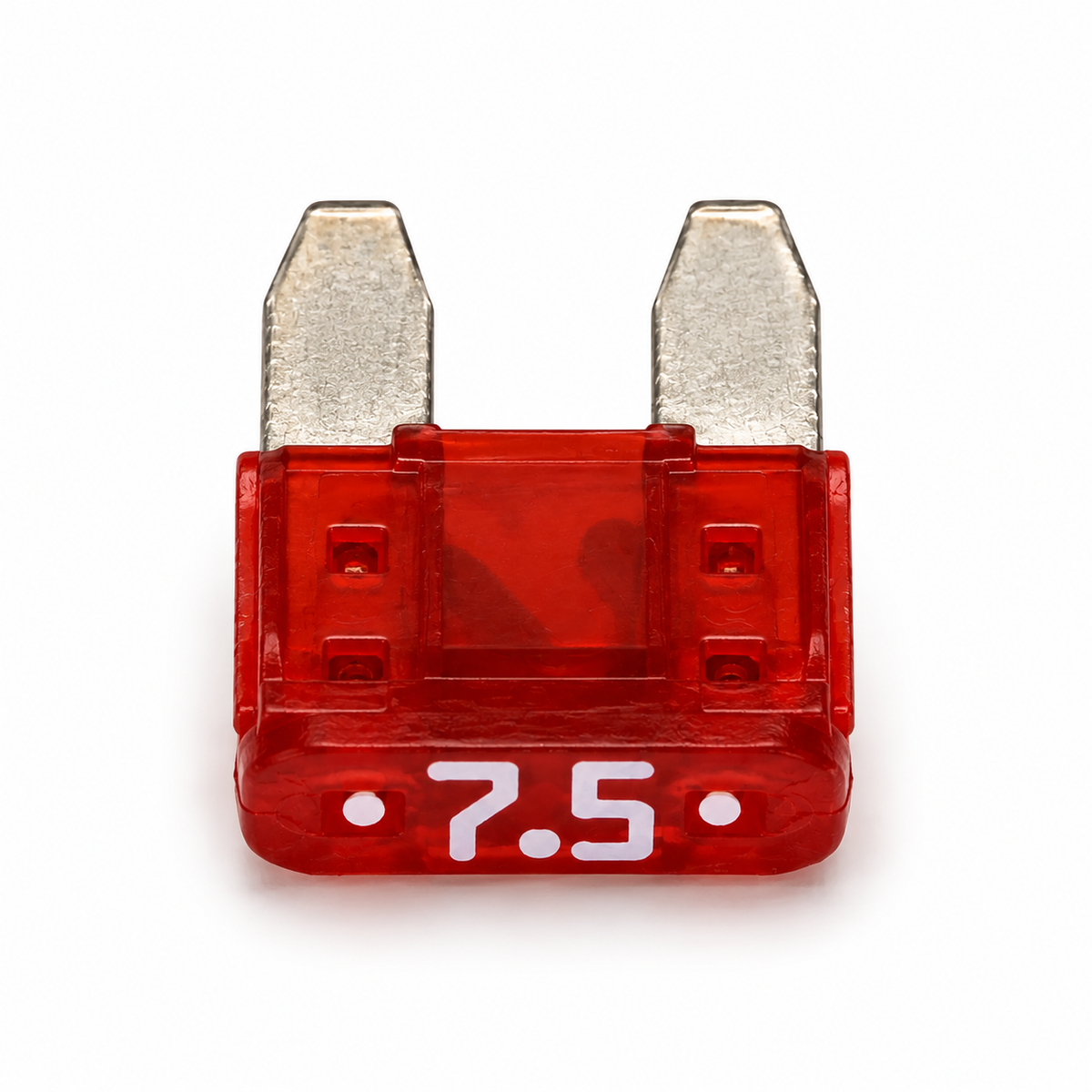 Fusible automotriz rojo DT402226 con inscripción 7.5 y dos terminales metálicos sobre fondo blanco